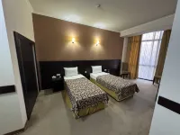 Canyon Hills Hotel