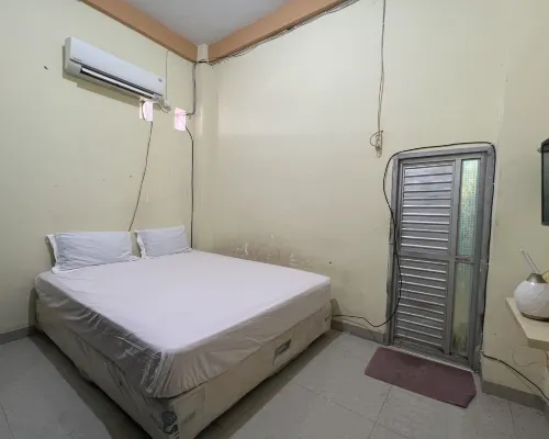 Hotel O Qq Kost Near Pantai Kebesaran Beach Hotels in Palopo