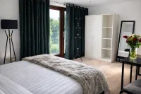 Medway View Luxe House in Maidstone City Centre with Parking