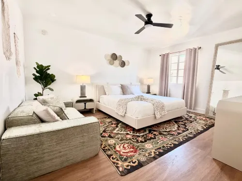 HARRISON BY RENZI ON THE BEACH