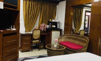 Fields Palace Hotel
