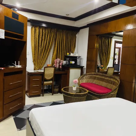 Fields Palace Hotel