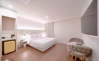 Denbasta Hotel Guseo Hotels near Guseo Station