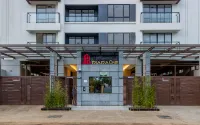 City-View 1BR near Junction Mall| Heated pool+Gym