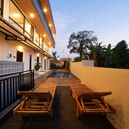 Lunaire Guest House Отели рядом с достопримечательностью «Пляж Кедунгу»