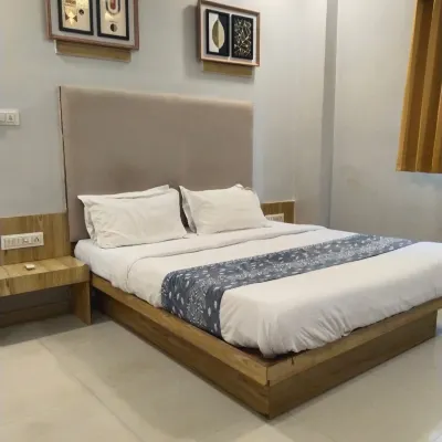โรงแรม ลักษมี วิลลา โรงแรมใกล้ทะเลสาบกานกาเรีย