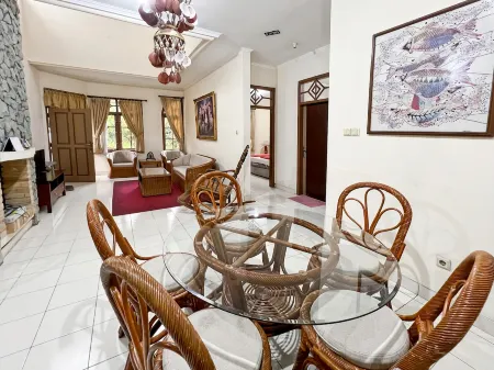 Large Villa Ciater 3BR near Sariater