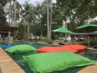 Melina's Beachfront Bungalows and Villa - Hostels