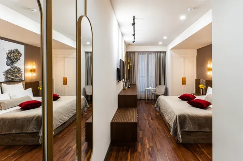 HOTEL METROPOL Club House