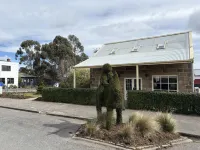 The Podium - Modern Cottage - Central Oatlands