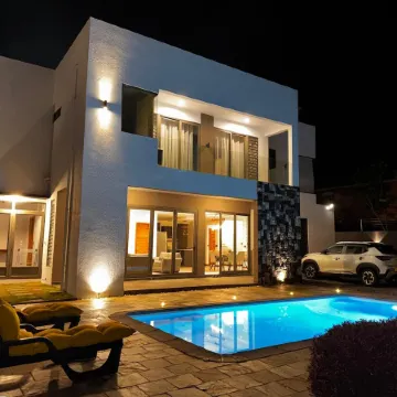 Tropical Haven “Where Comfort Meets Elegance