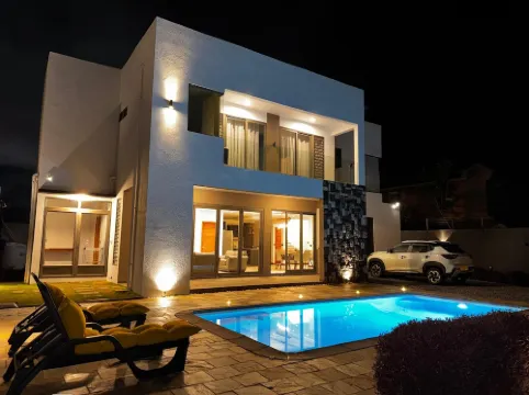 Tropical Haven “Where Comfort Meets Elegance