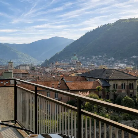 Como Cityview Apartment by Aura Luxury Collection