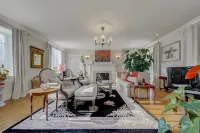 Private and Comfortable Room in a Luxury House - parking