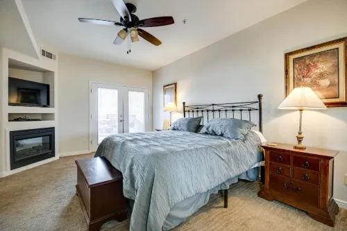 Golf Course Views & Private Deck: Mesquite Condo! - Breakfast