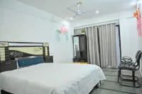 Jai Hind Guest House - 2-Star