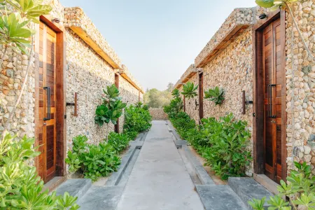 T Villas Kaeng Khoi Отели рядом с достопримечательностью «Wat Walukaram»