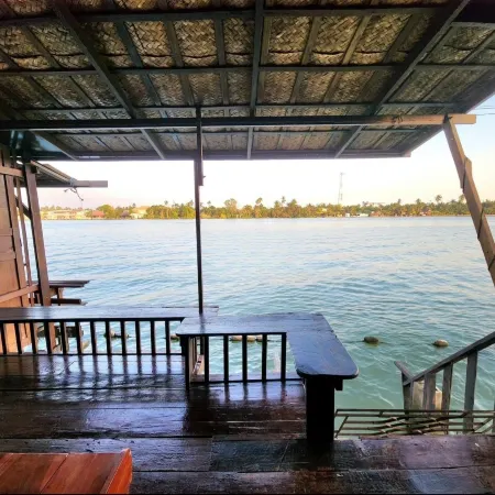 Baan Kammathep Amphawa guest house.