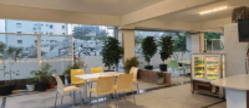 Mahim-Luxury apartment with Free Parking Wi-Fi AC