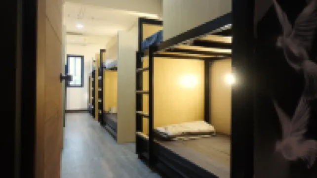 89 Bed & Studio Hostel