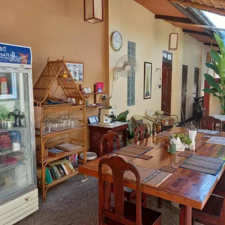 Luang Prabang Manichan Villa Отели рядом с достопримечательностью «Ват Чом Пхет»