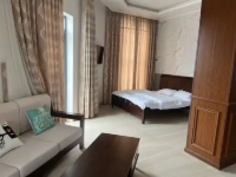 QI LU INTERNATIONAL HOTEL