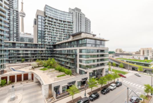 RivetStays - The Parade 1