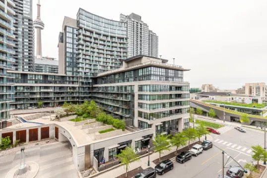 RivetStays - The Parade 1