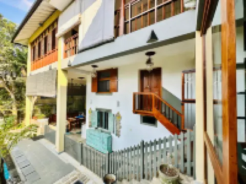 Colonial Retreat Villa Hotels in Ruhunupura