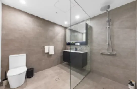 City Living: 1-Bed Apt + Study Close MQ Station Macquarie Parkのホテル