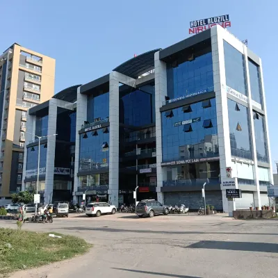 Hotel Bluzill Hotels near Kotna beach