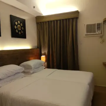 Cozy Suite with Private Patio near NUVALI