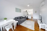 Modern 2BR in Highgate Hill near Brisbane CBD