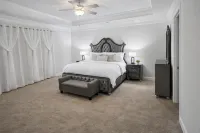 Luxury 5-Bed Family Home Near Raleigh Sleeps 12