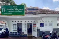 Hotel Mustika Widyasari RedPartner - موقف سيارات
