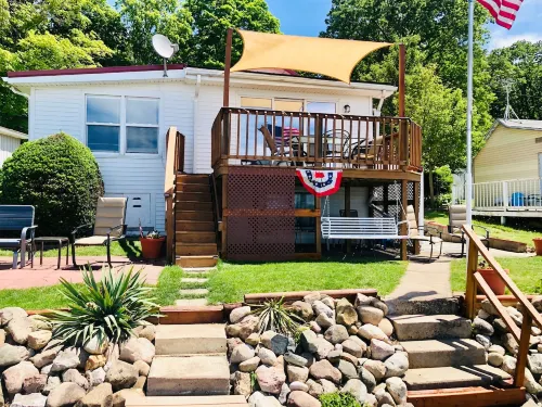 Stone Lake Cottage Middlebury in Boat Fish Getaway
