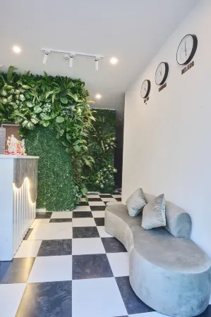 Hera Hotel&Apartment Отели рядом с достопримечательностью «Academy of Cryptography Techniques»