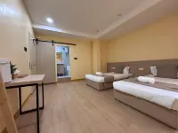 5 ° N latitude Homestay