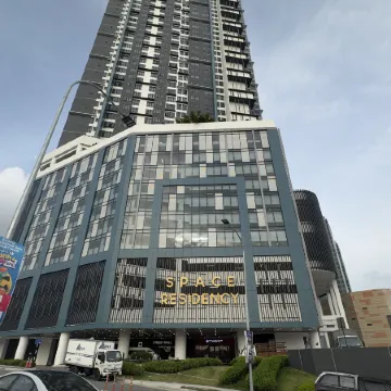 Space Residency Premium Suite Near KSL Mall by Nest Home