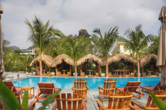 The Luna Tam Coc Hostel - Bar & Pool Hotels in 