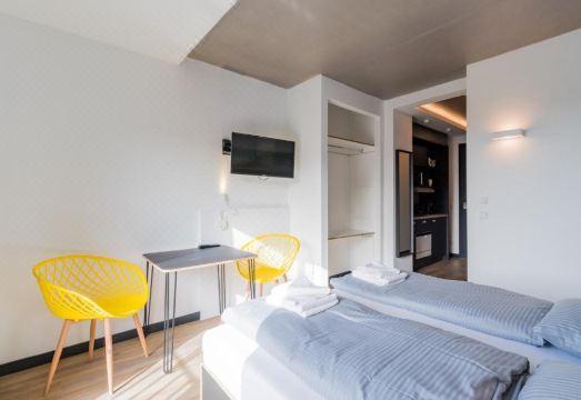 호마리스 크로이츠베르크 61