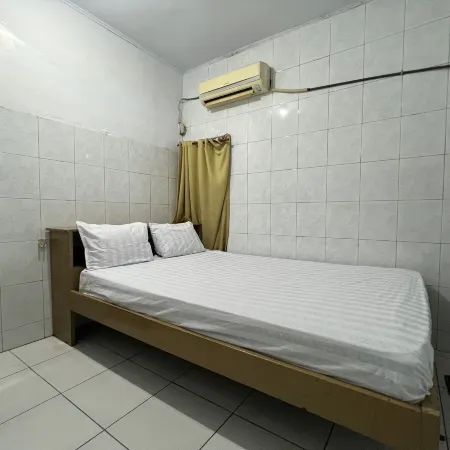 Hotel O Kost Aisyah Near Citra Grand Galesong City(Pattalassang) Hotels in Gowa