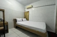 Hotel O Kost Aisyah Near Citra Grand Galesong City(Pattalassang) - parking