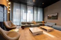 Prime CBD Living  Modern 1BR Steps from Everything