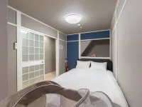 6 min walk to JR Kyobashi Station/Easy access to Umeda, Namba, USJ/Entire house 99.6 sqm 大阪酒店