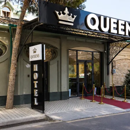 Queens Hotel