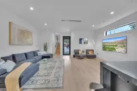 Wynwood Miami Retreat | 2 Private Pools, BBQ, 6BR & Parking - Boutique