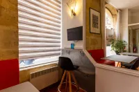 Notre Dame Hotel