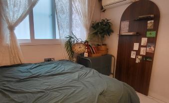Full House!! Free Parking!! A Cozy and Unique Space That’s Different from the Rest