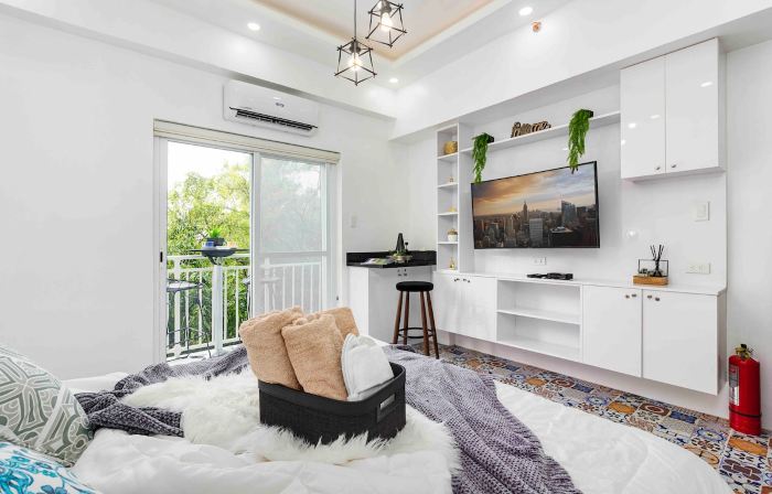 Fresia by J&J | Near Airport w/ Pool and Gym